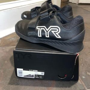 TYR L-1 weightlifting shoes. Barely used- comes with original box.